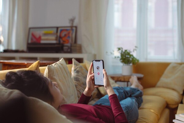 Swipe links voor de gevaren van online dating