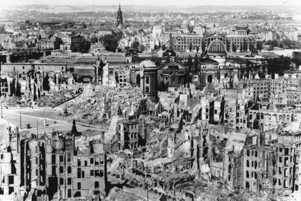 Onverwachtse vlammenzee in Dresden