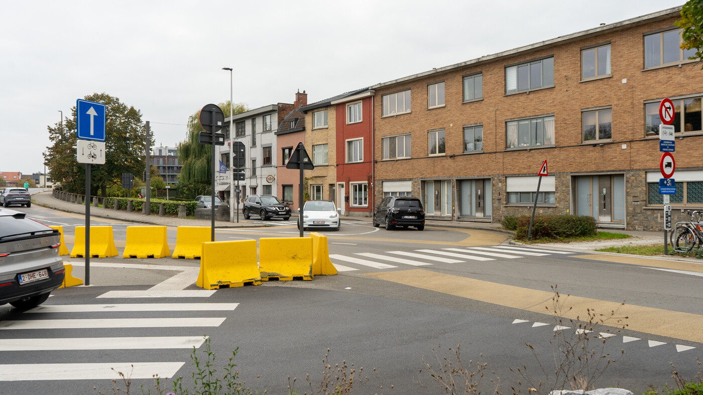 De huidige verkeerssituatie aan de Gentbruggebrug.