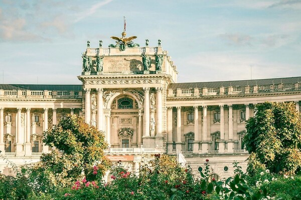 Austrian Student Union’s posting about the academic ball causes a stir