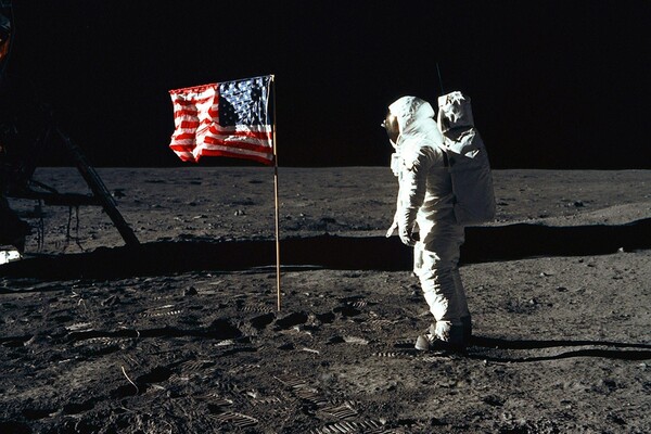 VR-world: Apollo 11