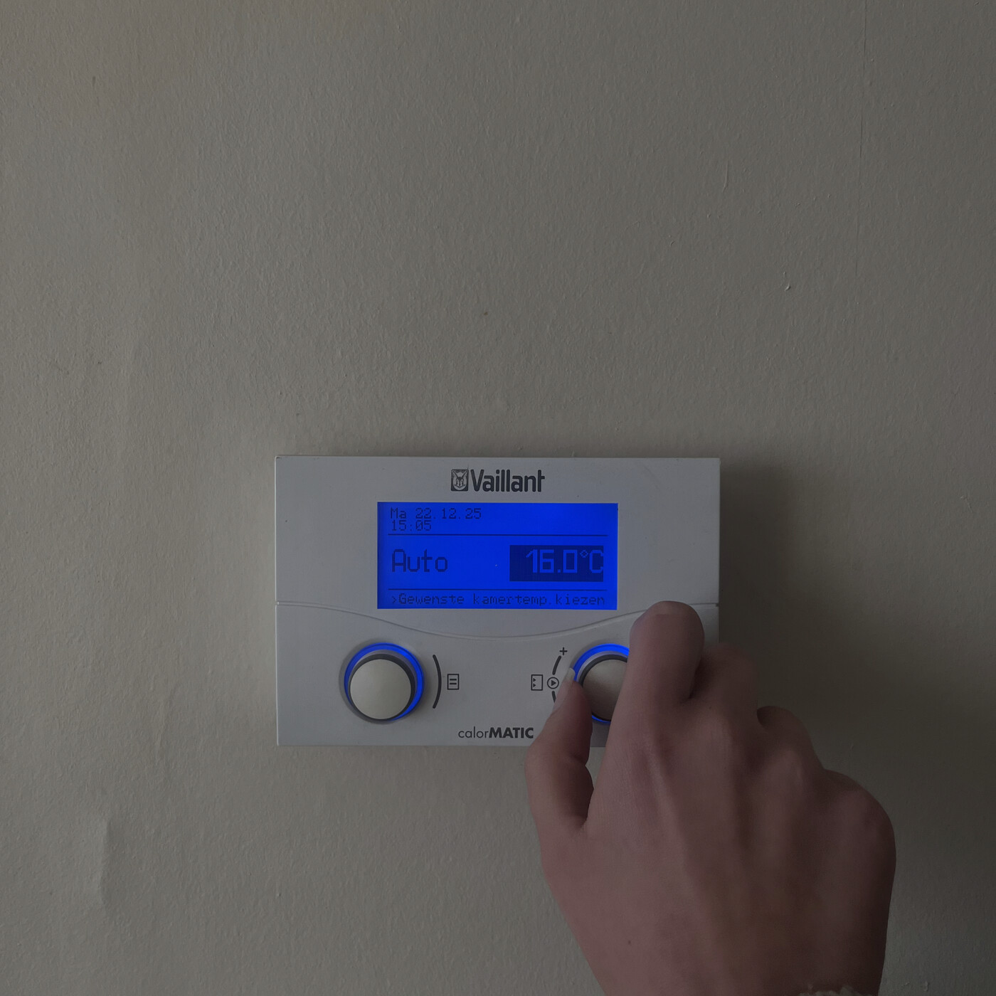 Homeowners in Oostkamp adjust heating use carefully to manage rising energy costs.