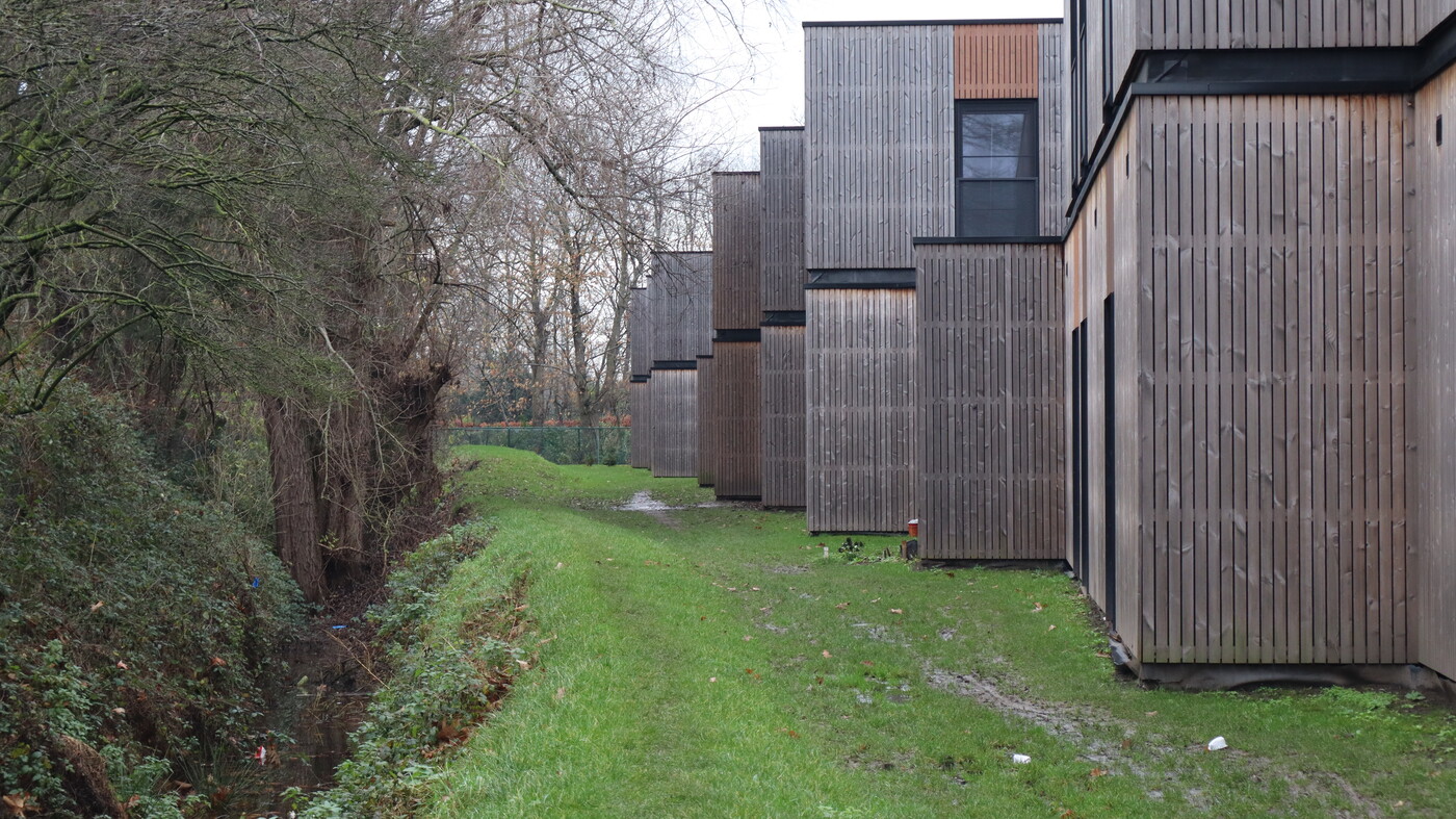 Temporary housing was made for Ukrainians in Oostakker, Gent.