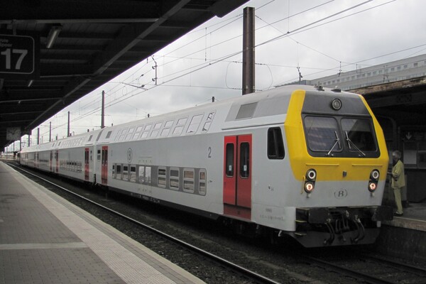 Waren de 1,4 miljoen euro aan treintickets voor asielzoekers echt “pleziertripjes”?