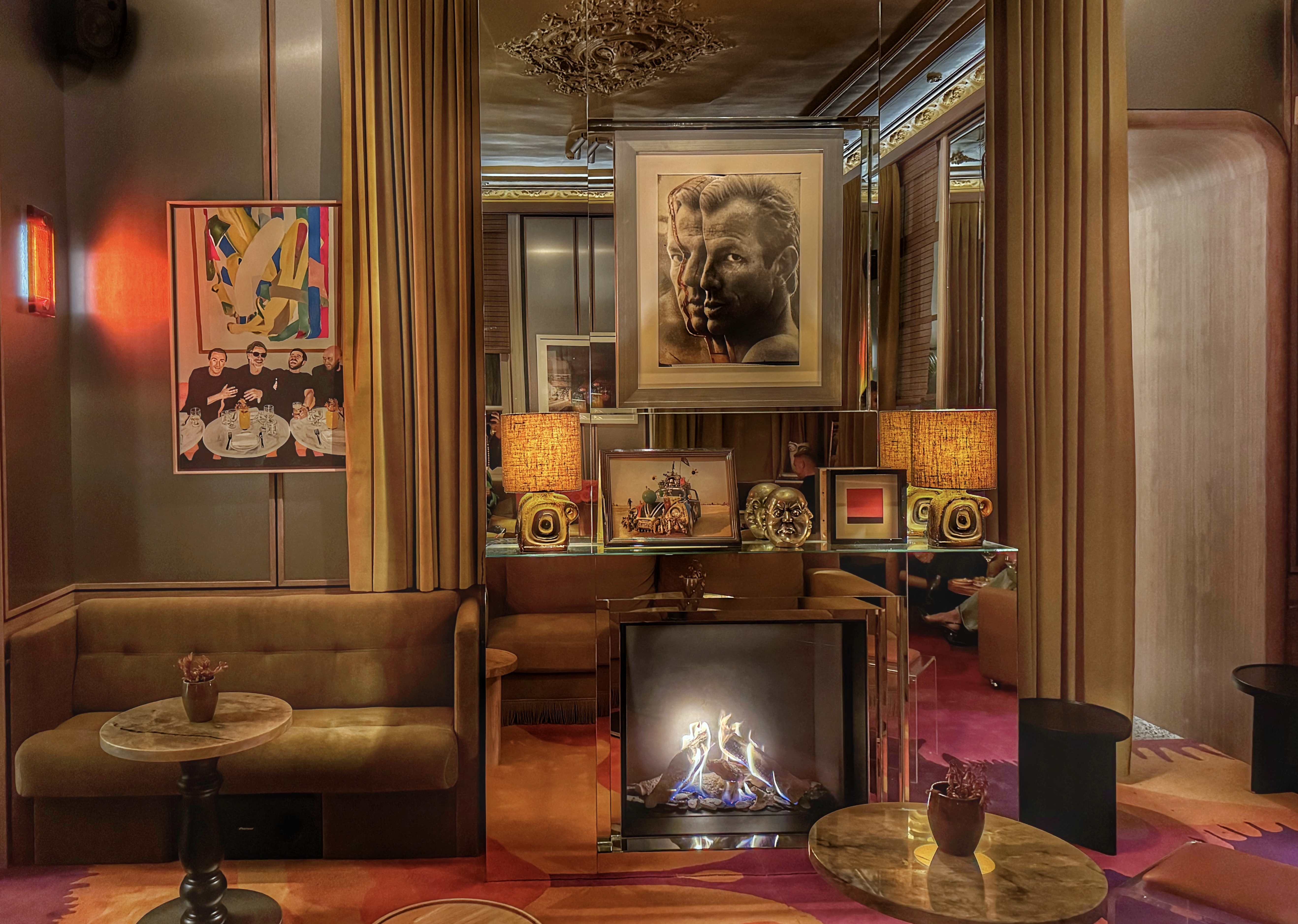 In de bar van Cobra House is het rustig zitten. (Foto: Inaya Van Esbroeck)