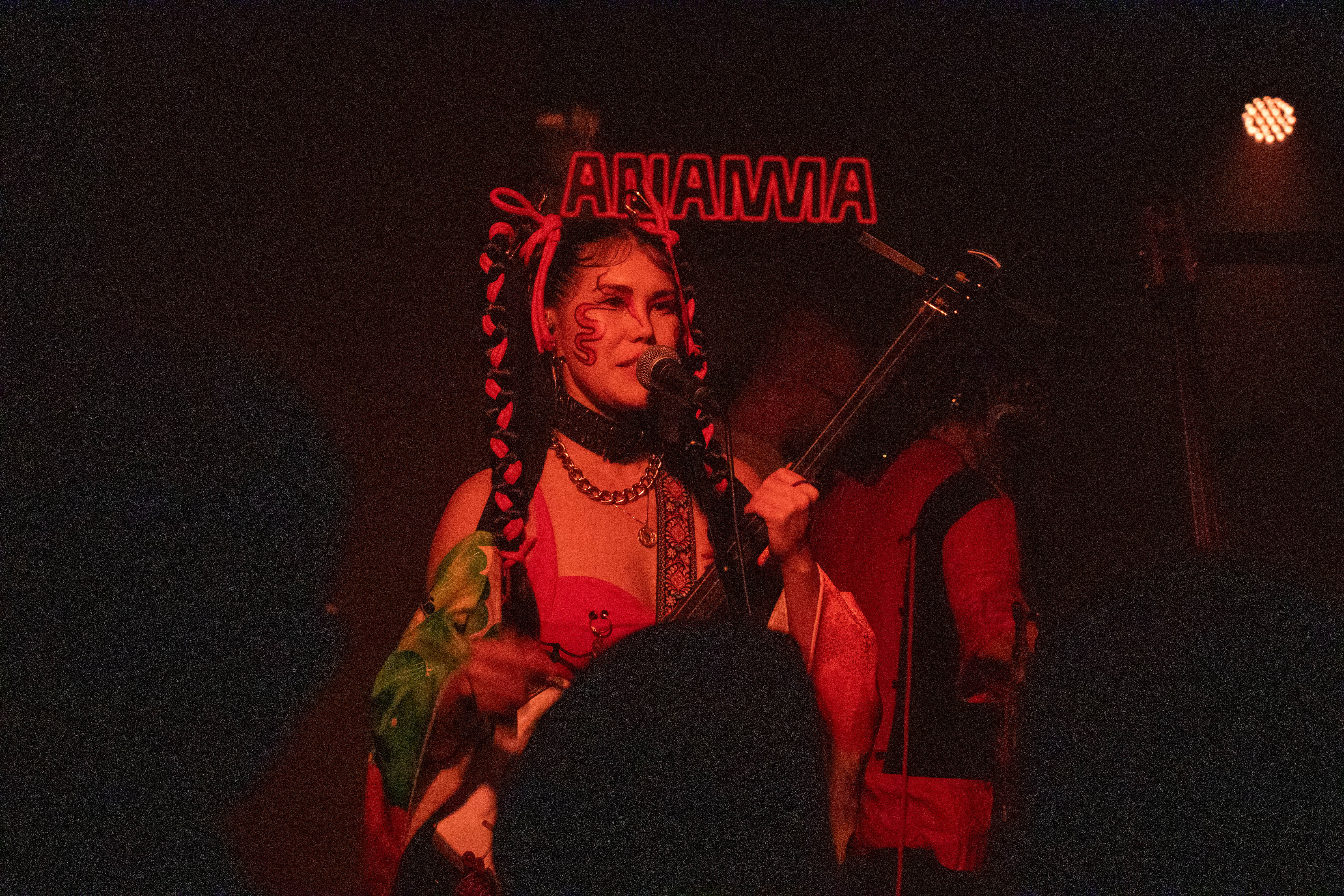 Mitsune, verhalen in muziek, imposante looks en een aardig staaltje stapelen